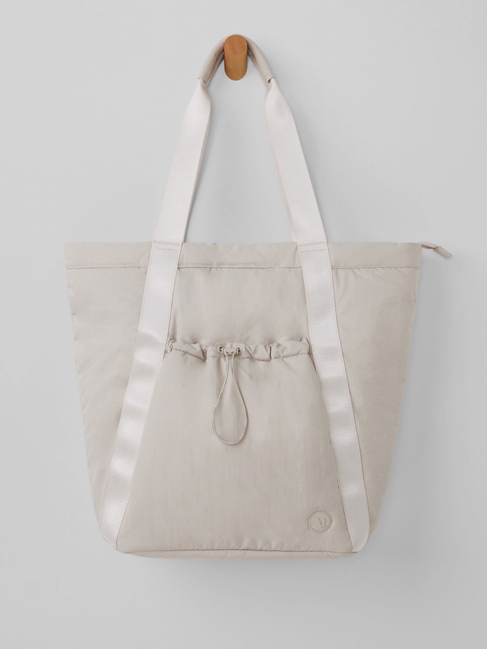 Vuori All Around Tote (full price in store )
